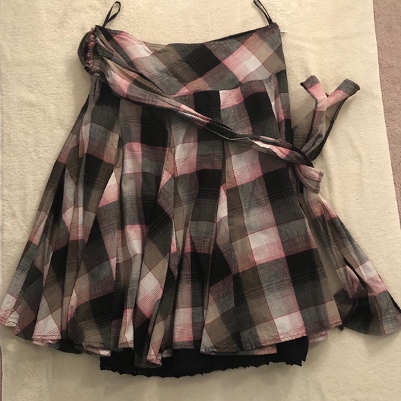 Checkered skirt - Picture 1 of 3